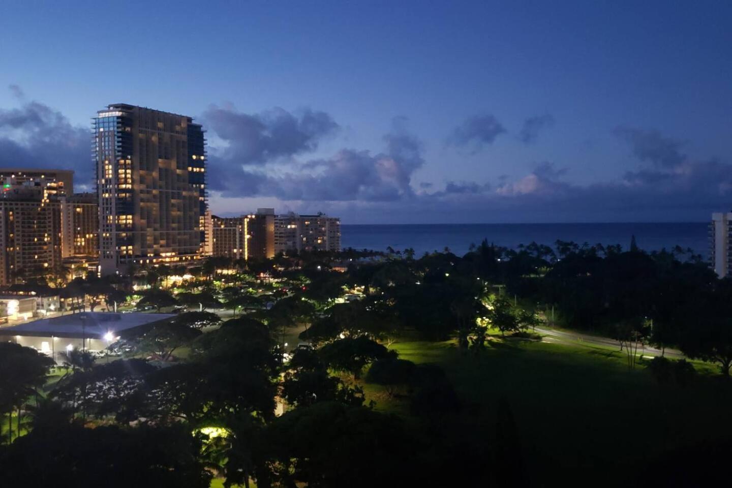 Luana Waikiki Oceanview High Floor Condo 1210 Honolulu Eksteriør bilde